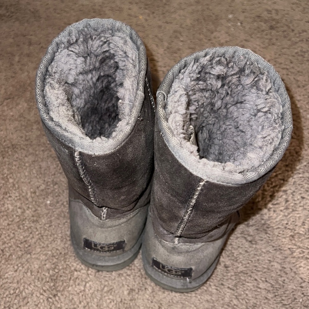 USED UGG CLASSIC BOOTS!